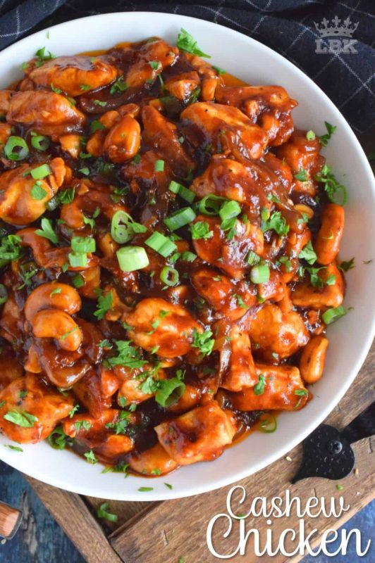 Faster than the time it takes to wait for delivery, Cashew Chicken is made with tender and moist breast meat, whole cashews, and a sweet and savoury sauce.#cashew #chicken #homemade #weeknight