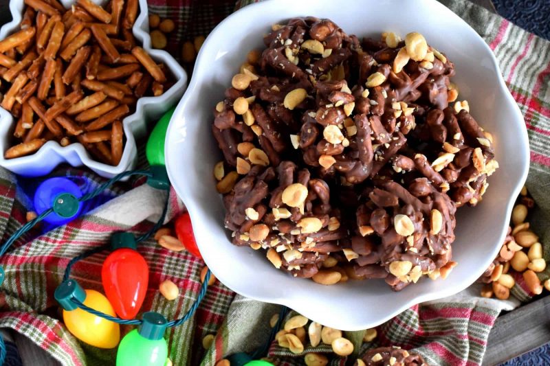 No Bake Chocolate Pretzel Peanut Cookies