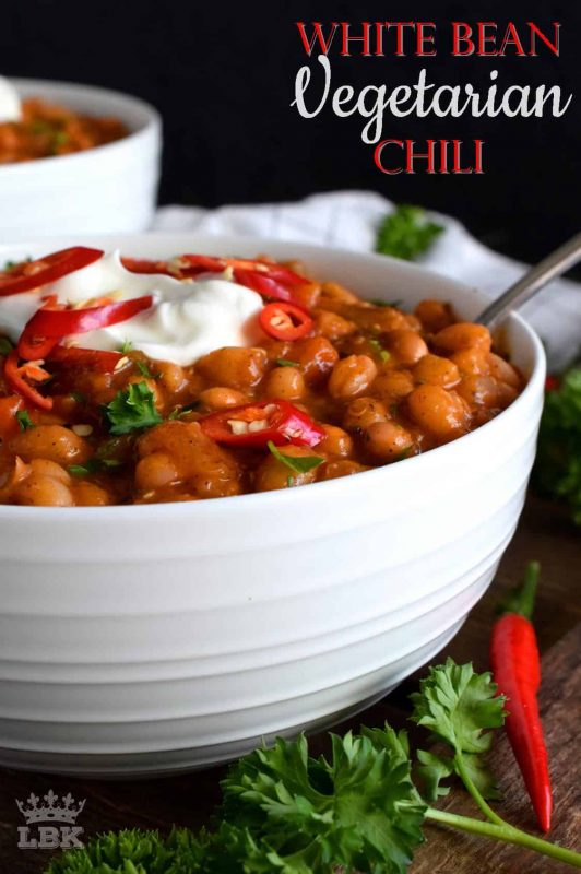 A vegetarian chili that's packed with protein - Spicy White Bean Vegetarian Chili is rustic, easy, and delicious!  Made with lots of fresh veggies and quinoa too!#white #navy #bean #chili #spicy #vegetarian