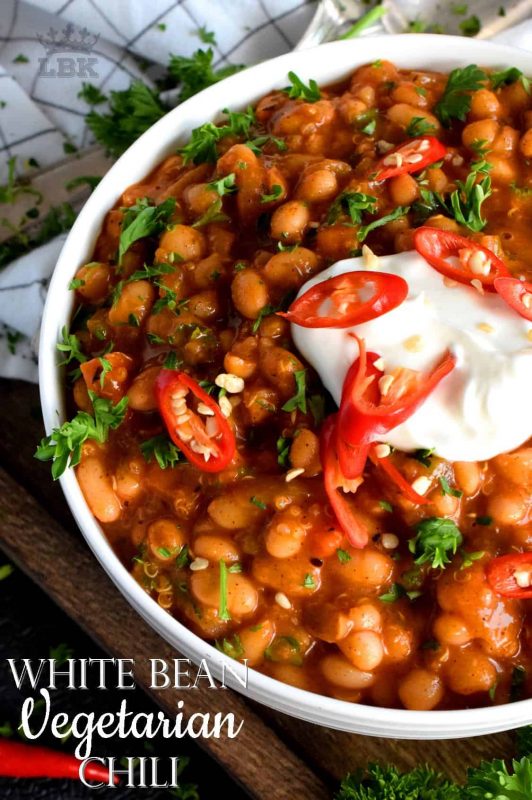 A vegetarian chili that's packed with protein - Spicy White Bean Vegetarian Chili is rustic, easy, and delicious!  Made with lots of fresh veggies and quinoa too!#white #navy #bean #chili #spicy #vegetarian