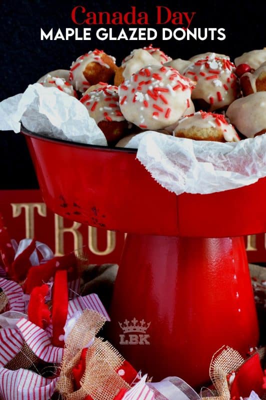 Canadians are known for maple, so to celebrate Canada Day, these mini muffins have maple in the batter and in the glaze too!#mini #muffins #canada #day #maple #syrup