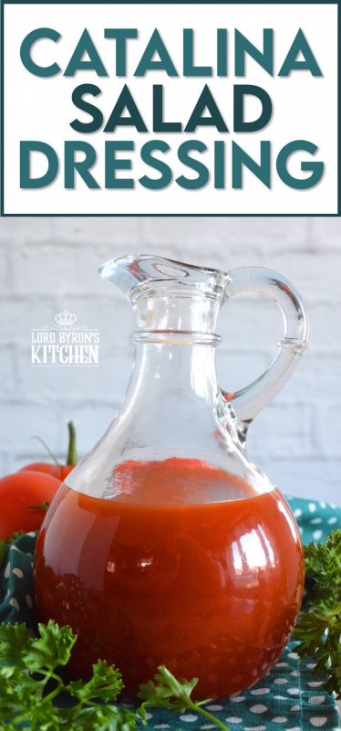 Slightly sweet and tangy, with a bold tomato flavour, Catalina Salad Dressing is an easy way to make a boring salad extraordinary. With its bright red hue, and its rich flavour, it's no wonder it was one of the most popular dressings of the 60s and 70s! #catalina #salad #dressing #saladdressing #homemade #sauce #copycatrecipes