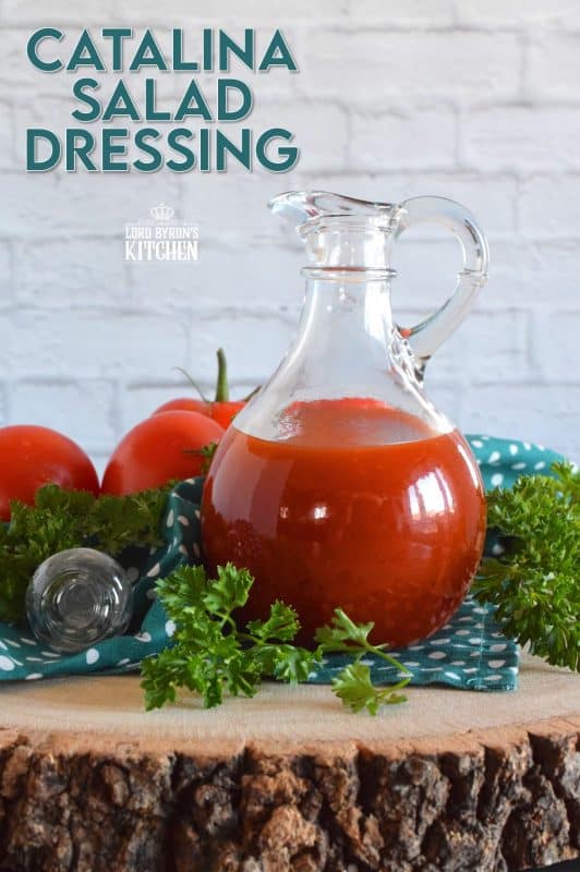 Slightly sweet and tangy, with a bold tomato flavour, Catalina Salad Dressing is an easy way to make a boring salad extraordinary. With its bright red hue, and its rich flavour, it's no wonder it was one of the most popular dressings of the 60s and 70s! #catalina #salad #dressing #saladdressing #homemade #sauce #copycatrecipes