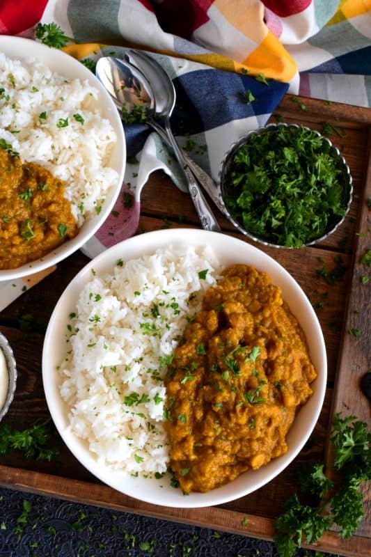 Warming and cheerful, this Yellow Split Pea Dal is full of homey flavours that awaken the senses; serve with steamed basmati rice for a complete meal! #dried #split #pea #pantry #recipes #dal