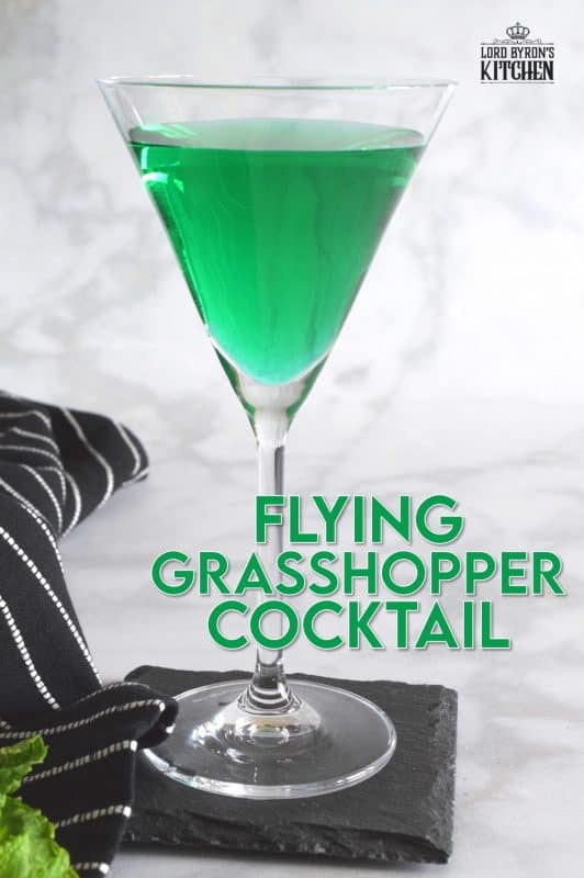A unique drink, the Flying Grasshopper Cocktail combines just three ingredients to make one of the most loved dessert flavours - mint chocolate! Be careful; this cocktail goes down just a little to easy! #cocktails #cremedementhe #cremedecocoa #mixology #grasshopper #mintchocolate #mint