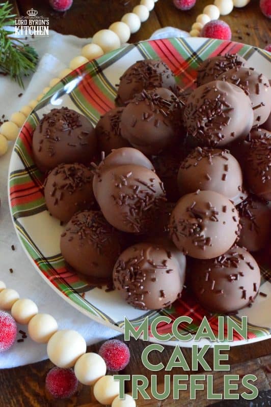 One of the most recognizable, freezer-friendly cakes is the star of this truffle recipe. McCain Cake Truffles are prepared with a chocolate cake and chocolate chips - that's it! How's that for easy and budget friendly? All is takes are those two ingredients to make one of the most moist and dense, chocolaty treat! #christmas #holiday #nobake #mccain #chocolate #chocolatecake #truffles