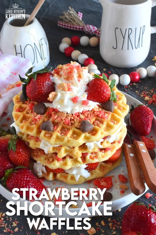 Light and airy Strawberry Shortcake Waffles make a perfect weekend brunch item! Prepared with delicious homemade waffles and layered with whipped cream, sliced fresh strawberries, strawberry shortcake crumbs, and syrup, this is one scrumptiously impressive and flavourful treat! #waffles #strawberries #strawberry #shortcake #strawberryshortcake #brunch #stacked