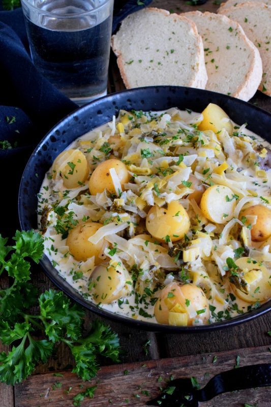 With St. Patrick's Day just around the corner, why not plan to prepare this Irish Colcannon Soup for dinner? It's a homemade, hearty, and healthy main! #irish #ireland #recipes #colcannon #green #stpatricksday