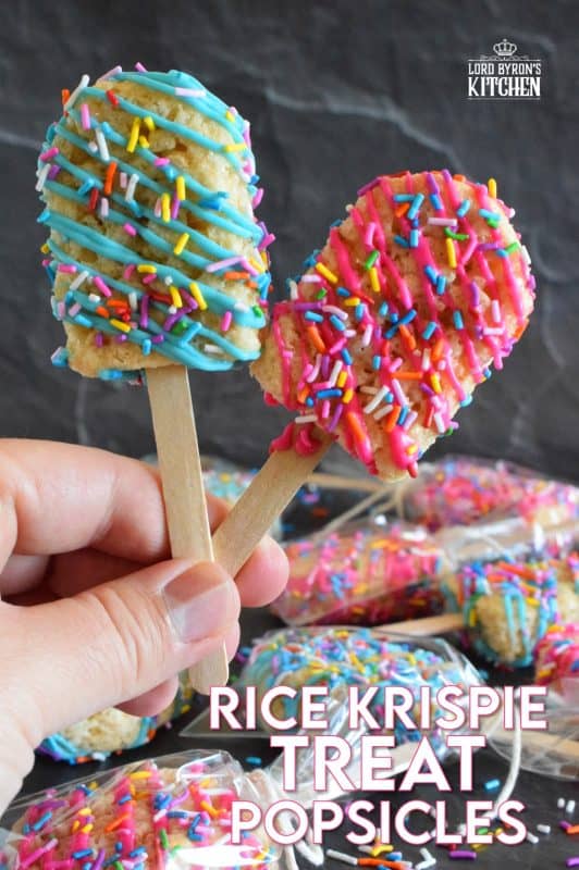 These cute little treats are so easy to make and just in time for Easter! Rice Krispie Treat Popsicles are a no-bake treat with so many decorating options! Choose your base, choose your drizzle colours, and choose your sprinkles. Perfect for kids, but great for adults who like to play with their food too! #ricekrispietreat #ricekrispies #popsicles #nobake #eastertreats #easter