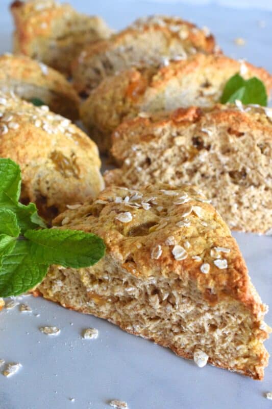 Once you master the art of a good basic scone recipe, you have a world of flavour and texture possibilities at your fingertips. Using my basic recipe, I'm able to create flavoured scones to match whatever mood I'm at that time. Today, I was craving the heartiness of oatmeal with the sweetness and chewiness of raisins. This scone is best smeared with butter and served with a hot tea! #scones #oatmealraisin #oats #raisins #brunch