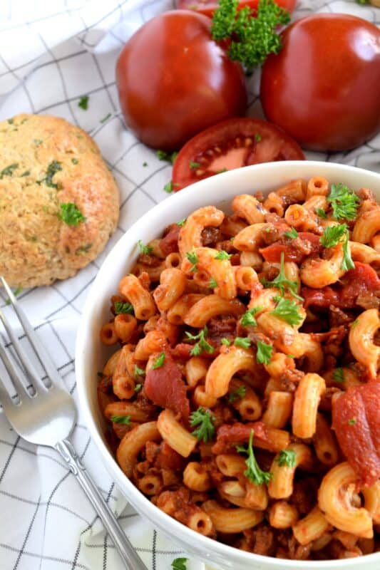 Kids of all ages, even grown ups, will love this home-cooked version of the classic Chef Boyardee Beefaroni. Perfectly cooked macaroni, smothered in a zesty sauce with chunky tomatoes and "beef" is the ideal comfort nostalgic dish. Even the most diehard meat lover won't be able to resist! #beefaroni #pasta #vegetarian #macaroni