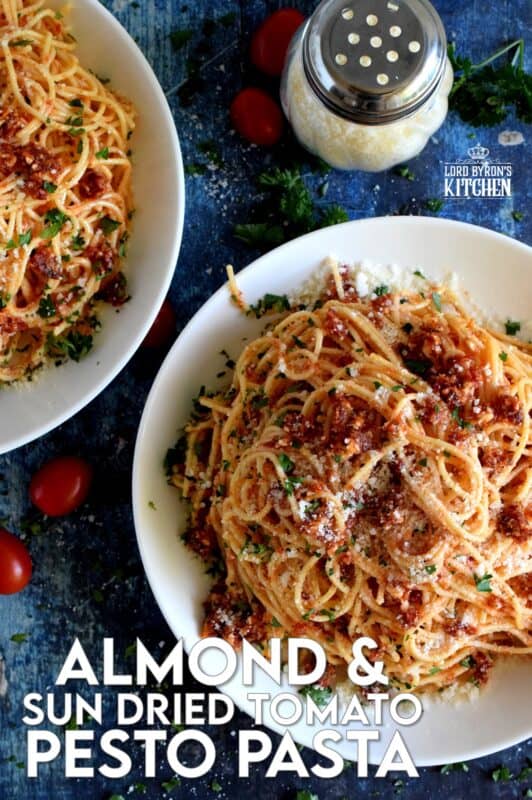 As a great lover of all things pesto, this Almond and Sun Dried Tomato Pesto Pasta earns a spot in my top ten list. It is so simple and easy to make, and super delicious too! The sun dried tomatoes make the pesto both salty and savoury, while the almonds add texture and flavour. #sundriedtomato #pesto #almond #pasta #easydinner