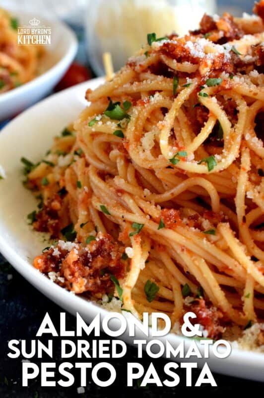 As a great lover of all things pesto, this Almond and Sun Dried Tomato Pesto Pasta earns a spot in my top ten list. It is so simple and easy to make, and super delicious too! The sun dried tomatoes make the pesto both salty and savoury, while the almonds add texture and flavour. #sundriedtomato #pesto #almond #pasta #easydinner