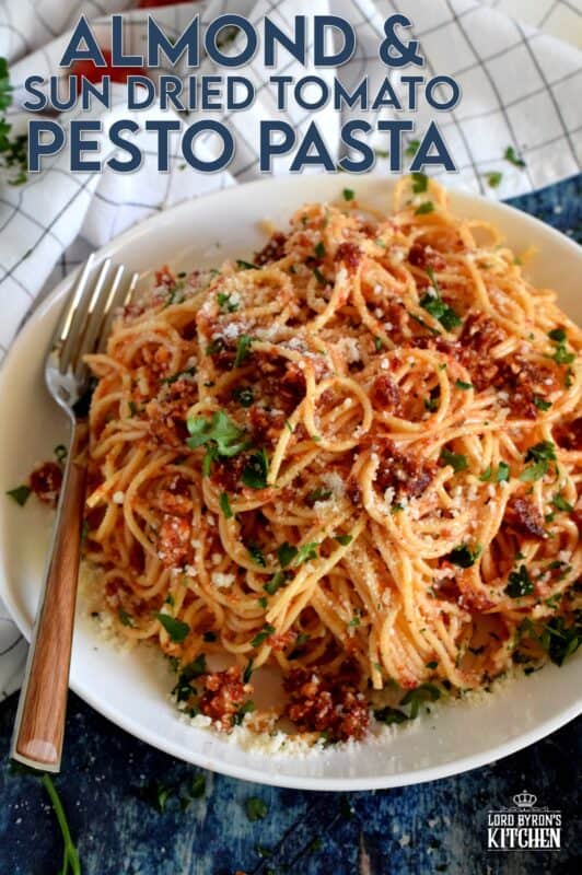 As a great lover of all things pesto, this Almond and Sun Dried Tomato Pesto Pasta earns a spot in my top ten list. It is so simple and easy to make, and super delicious too! The sun dried tomatoes make the pesto both salty and savoury, while the almonds add texture and flavour. #sundriedtomato #pesto #almond #pasta #easydinner
