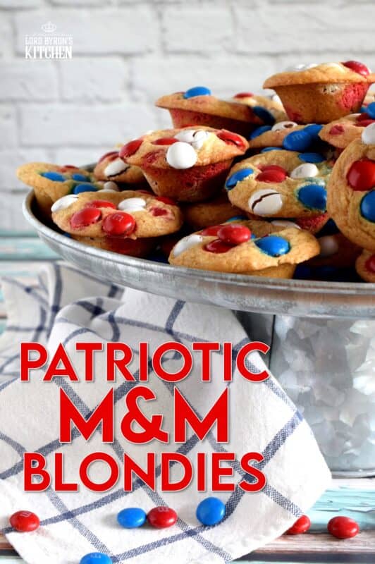 With combinations of red, white, and blue candy, we can celebrate both Canada Day and Independence Day with these Patriotic M&M Blondies! #patriotic #4thofjuly #july4th #independenceday #food #recipes #redwhite&blue #redwhiteandblue #blondies #brownies #cookies #M&Ms