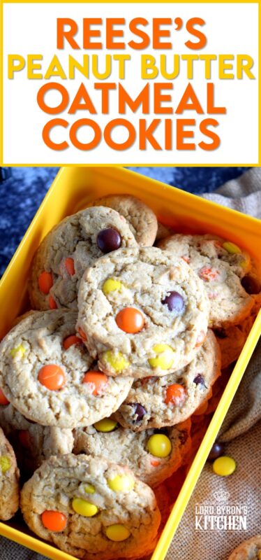 Reese's Pieces Peanut Butter Oatmeal Cookies are made with the peanut butter lover in mind.  Heavily loaded with peanut flavour by means of peanut butter, chopped peanuts, and a copious amount of Reese's Pieces, this cookie is sure to please the peanut butter kid in all of us! #peanutbutter #reeses #reesespieces #oatmealcookies #cookies