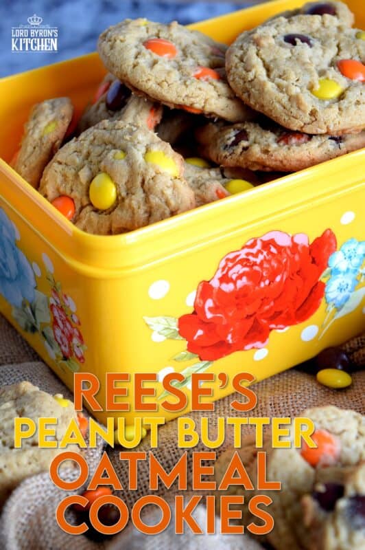Reese's Pieces Peanut Butter Oatmeal Cookies are made with the peanut butter lover in mind.  Heavily loaded with peanut flavour by means of peanut butter, chopped peanuts, and a copious amount of Reese's Pieces, this cookie is sure to please the peanut butter kid in all of us! #peanutbutter #reeses #reesespieces #oatmealcookies #cookies