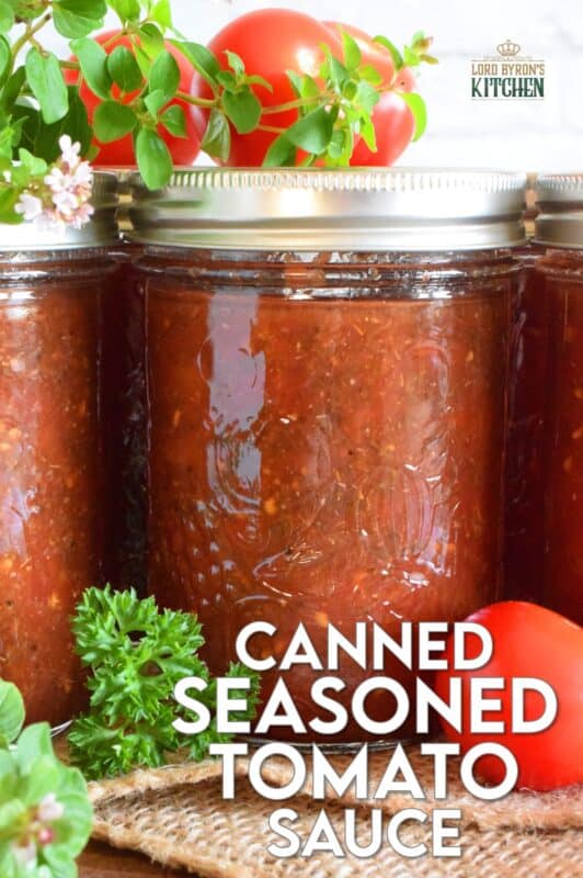 Canned Seasoned Tomato Sauce is prepared with summer fresh, locally grown tomatoes, and seasoned with classic tomato sauce ingredients like onion, garlic, basil, and oregano. Not only will you contain all of that fresh tomato flavour, but you'll cut dinner time prep in half! #tomatosauce #tomatoes #canning #preserves #seasonedsauce #tomato