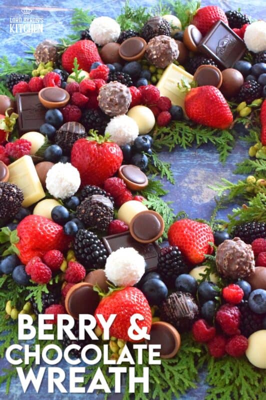 One absolute failproof food pairing is that of really good chocolate and fresh berries. Add this Berry and Chocolate Wreath to your holiday no-bake confections list this Christmas! Buy your favourite chocolates and your family's favourite berries. Assemble this wreath and dig in! #wreath #christmas #holiday #berries #chocolate #truffles #party