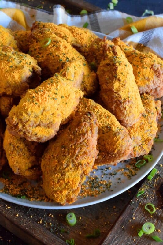 A popular mukbang favourite among many foodie YouTubers, Korean Bburinkle Chicken is a crispy fried chicken with a cheesy, onion, and garlic coating. This chicken is completely addictive and perfect when served with a sweet dipping sauce. #korean #bburinkle #chicken #mukbang #asmr #homemade #bhc