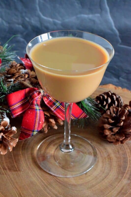 Cold brew coffee is featured in this Maple Whiskey Cocktail, and it's sweetened just slightly with real maple syrup. This coffee-inspired cocktail is rounded out with a good splash of cream. #whiskey #cocktail #drinks #coldbrew