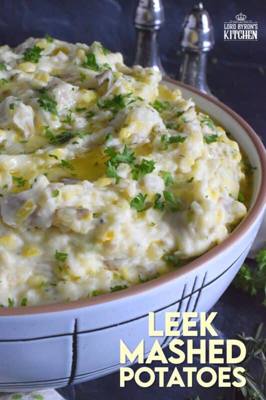 Mashed Potatoes are everyone’s favourite comfort food and side dish, which is what makes it the most common side dish in many homes and on many occasions. But, boring mashed potatoes are a thing of the past! Leek Mashed Potatoes are such a refreshing and welcome change! Made with garlic and leeks, these potatoes are a great side for almost any main! #mashedpotatoes #leek #potatoes #sides