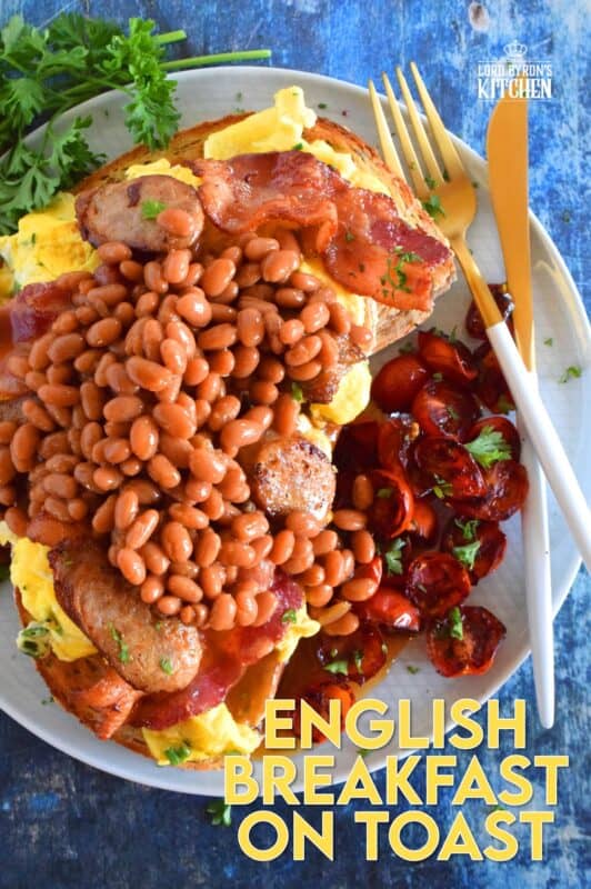 Traditions are wonderful, but who says you can’t create your own? English Breakfast on Toast breaks down the long-lived, hearty English breakfast into a manageable and delicious work of art. It has all of the components, but showcased in a new and inventive light; are you hungry enough to give it a shot!? #BushsBeans #IC #ad #englishbreakfast #beansontoast #bakedbeans #bigbreakfast #cannedbeans