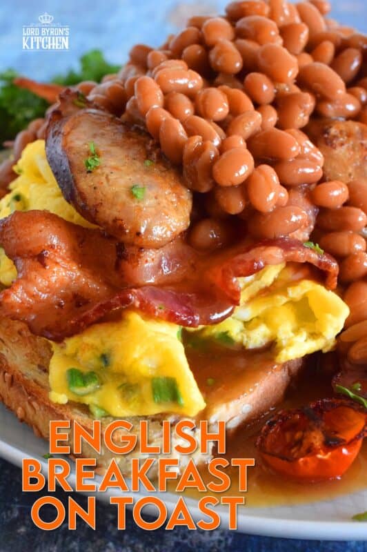 Traditions are wonderful, but who says you can’t create your own? English Breakfast on Toast breaks down the long-lived, hearty English breakfast into a manageable and delicious work of art. It has all of the components, but showcased in a new and inventive light; are you hungry enough to give it a shot!? #BushsBeans #IC #ad #englishbreakfast #beansontoast #bakedbeans #bigbreakfast #cannedbeans