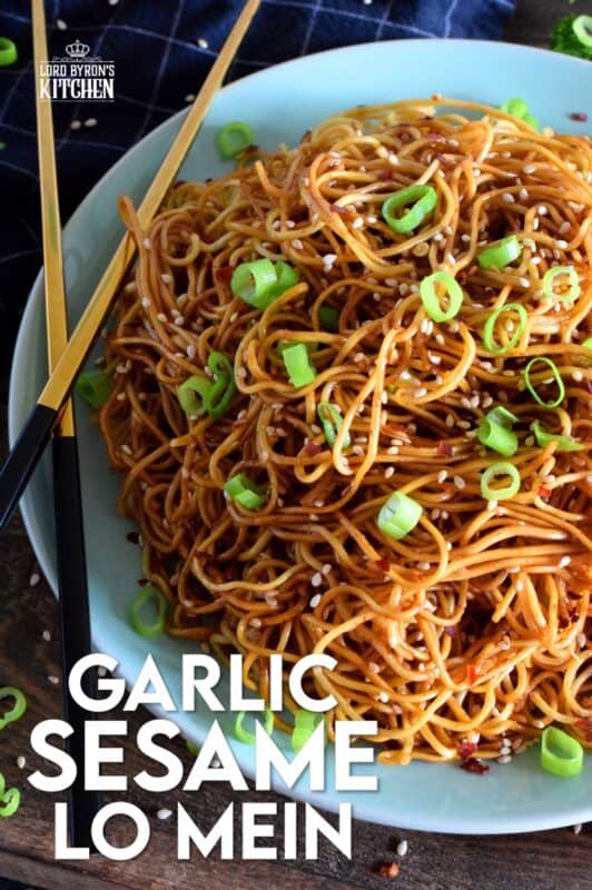 A quick and easy Asian noodle side dish, Garlic Sesame Lo Mein is loaded with classic garlic and ginger flavour, as well as nutty toasted sesame seeds. Make it as spicy or as mild as you want with dried red chilies! #Asian #garlic #sesame #noodles #lomein #mein #Chinese #homemade