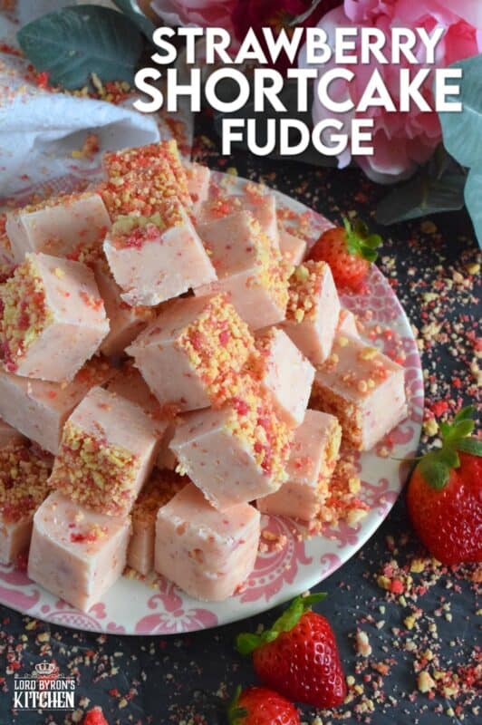This no-bake fudge recipe is packed full of homemade strawberry shortcake crumbs. Made with melted white chocolate, Strawberry Shortcake Fudge is super easy and fast to make and tastes delicious too! Perfect for sharing with your favourite valentines! #strawberry #shortcake #fudge #nobake #valentine