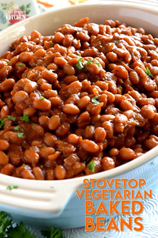 Baked Beans do not need bacon! They don't need to be baked either Stovetop Vegetarian Baked Beans are fast, cheap, and easy - and nobody will notice the missing pork product! If you're grilling tonight, serve these beans and some corn as a side! #vegetarian #bakedbeans #stovetop #summersides #cannedbeans #molasses