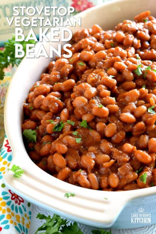 Baked Beans do not need bacon! They don't need to be baked either Stovetop Vegetarian Baked Beans are fast, cheap, and easy - and nobody will notice the missing pork product! If you're grilling tonight, serve these beans and some corn as a side! #vegetarian #bakedbeans #stovetop #summersides #cannedbeans #molasses