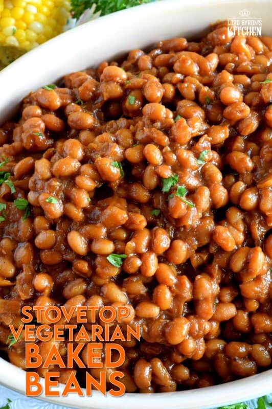 Baked Beans do not need bacon! They don't need to be baked either Stovetop Vegetarian Baked Beans are fast, cheap, and easy - and nobody will notice the missing pork product! If you're grilling tonight, serve these beans and some corn as a side! #vegetarian #bakedbeans #stovetop #summersides #cannedbeans #molasses