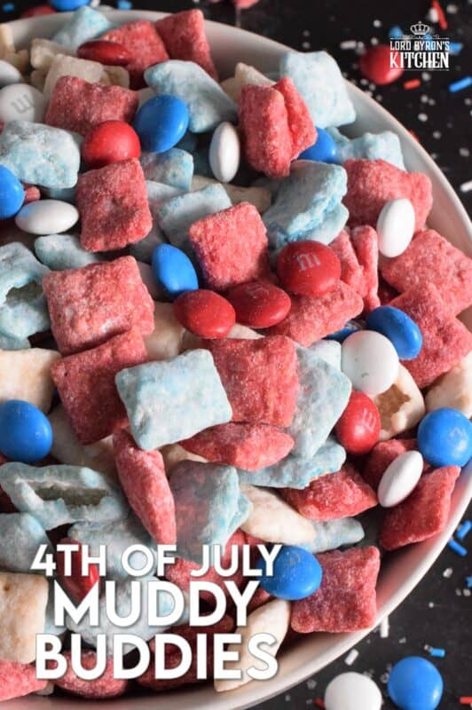 Assemble these 4th of July Muddy Buddies and serve them to your guests this Independence Day long weekend! Loaded with sugary treats, this snack mix will disappear quite quickly! Friends can help themselves to a tasty treat at your party, or scoop some into cellophane bags and tie them up with a festive ribbon as a take-home treat! #muddybuddies #4thofjuly #redwhiteandblue