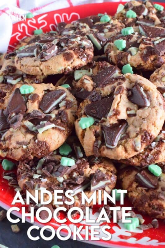 Mint lovers gather around! There couldn't possibly be any more mint flavour in these cookies! Andes Mint Chocolate Cookies are prepared with both creme de menthe baking chips and chocolates, as well as mint extract. This just might be the best holiday cookie ever! #andes #cookies #chocolate #mint