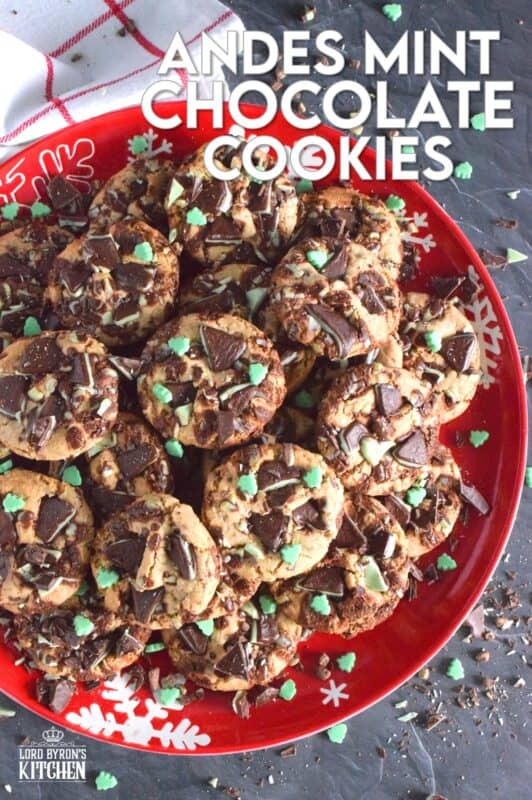 Mint lovers gather around! There couldn't possibly be any more mint flavour in these cookies! Andes Mint Chocolate Cookies are prepared with both creme de menthe baking chips and chocolates, as well as mint extract. This just might be the best holiday cookie ever! #andes #cookies #chocolate #mint