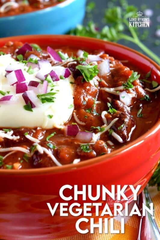 Chunky Vegetarian Chili is loaded with vegetables, kidney and black beans, tomatoes, and vegetarian beef crumbles. Alternatively, this recipe can easily be converted to non-vegetarian too! #vegetarian #beefless #chili #chunky #tvp #meatless