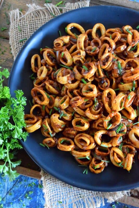 Sometimes, a simple recipe, one that leaves the main ingredient in a near-pure form, is the best! Fried Squid Rings is such a recipe; with the help of a few seasonings and condiments, these are quickly fried so that they are super tender and most certainly super flavourful! #squid #seafood #rings #fried