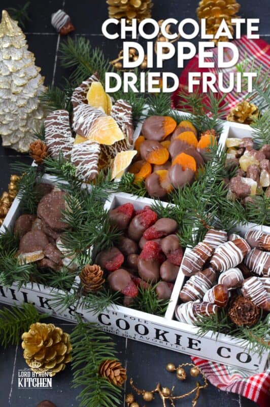 Head out to your favourite baking supply shop and select the dried fruits you like the most. While you're there, pick up some really good melting chocolate too. Once home, you can easily prepare the most delicious and snack-worthy Chocolate Dipped Dried Fruit to gift to your colleagues, friends, family, and neighbours! #gift #christmas #holiday #nobake #chocolate #dried #fruit
