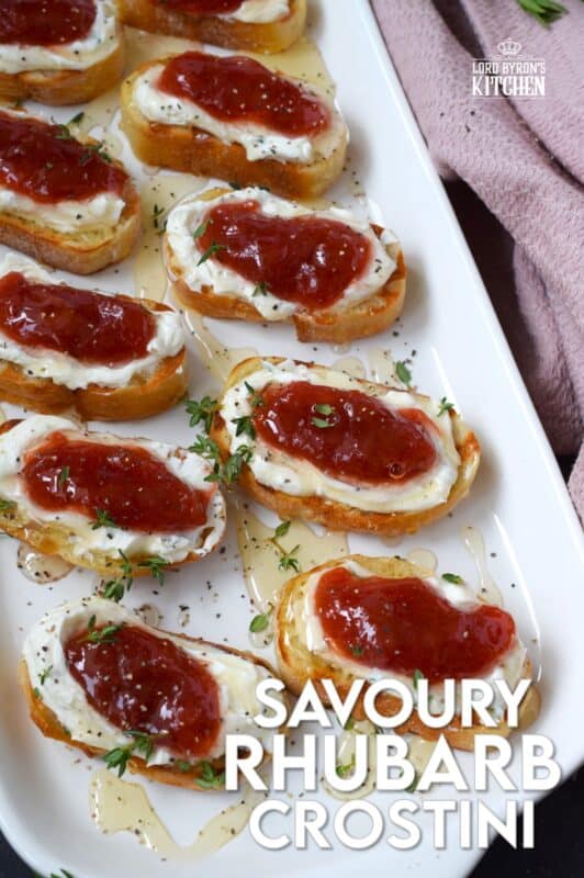Spread with sweetened whipped cream cheese and topped with a homemade compote, this Savoury Rhubarb Crostini makes a lovely breakfast or brunch as well as a deliciously mouth-watering appetizer. Drizzle with honey and a sprinkling of fresh herbs for best results! #rhubarb #crostini #compote #appetizer